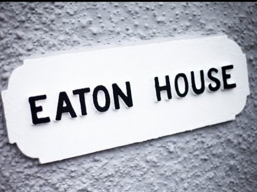 ホテル Eaton House ペンブローク エクステリア 写真